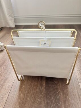 Portable White Leather Gold Frame File Holder Stylish & Functional NWT
